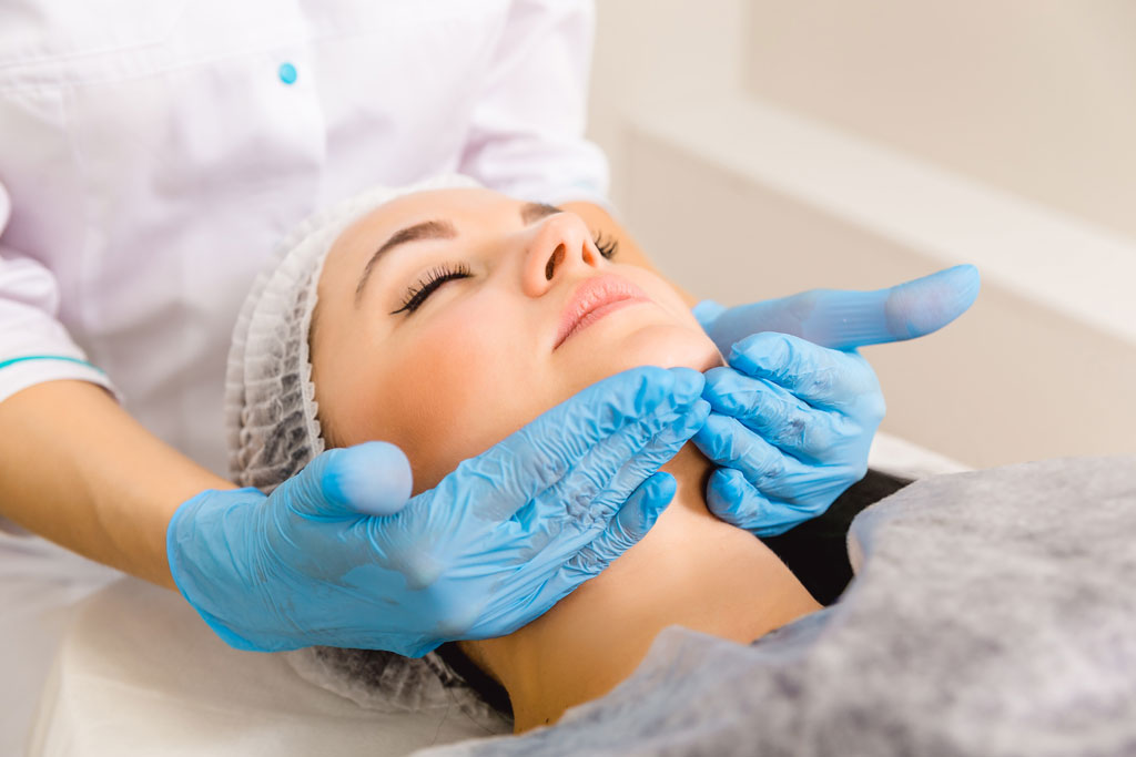 Unveiling Our 3 Best Facial Treatments For Neck Tightening