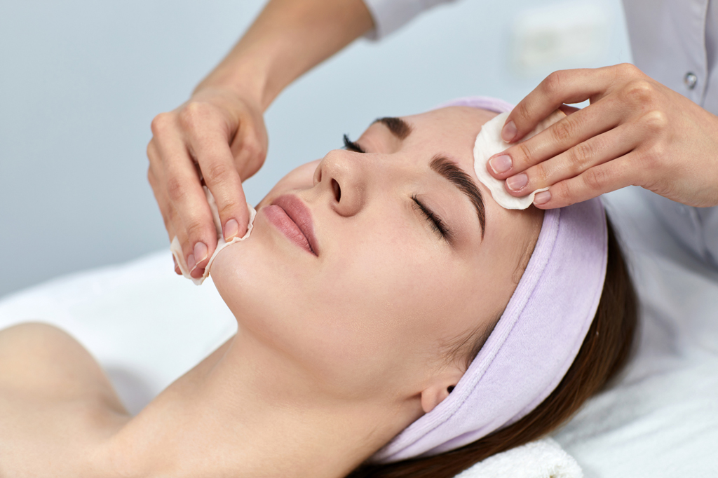 The Differences Between Medical Facial And Spa Facial