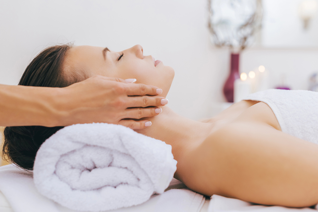 The Ultimate Holiday Gift: Score A $200 Bonus On Cyber Monday Spa Deals