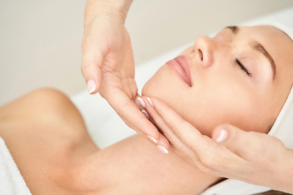 Personalized Spa Facials At Spa Réveil: Experience The Finest In Skincare